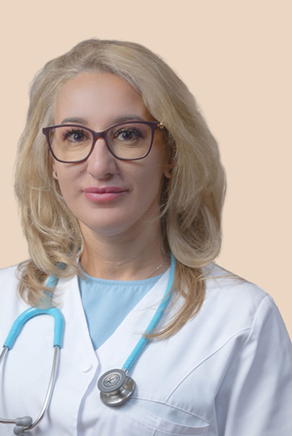 Elena Maescu is arts op de spoedeisende hulp en ambulance. Ze is daarnaast gespecialiseerd tot huisarts en voor SeeMe-nopause zet ze haar kennis en ervaring in voor het welzijn van vrouwen in de overgang.